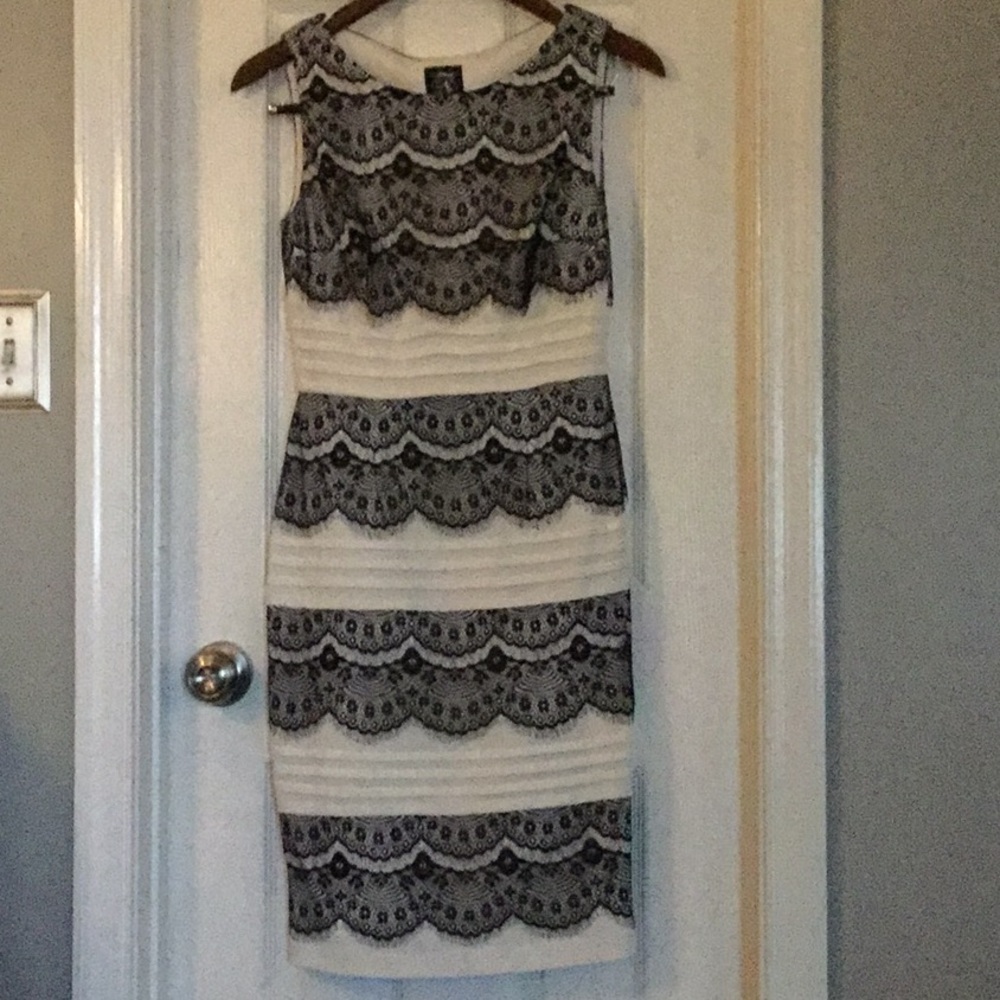 🌷gorgeous! Daytime dressy dress w lace insets